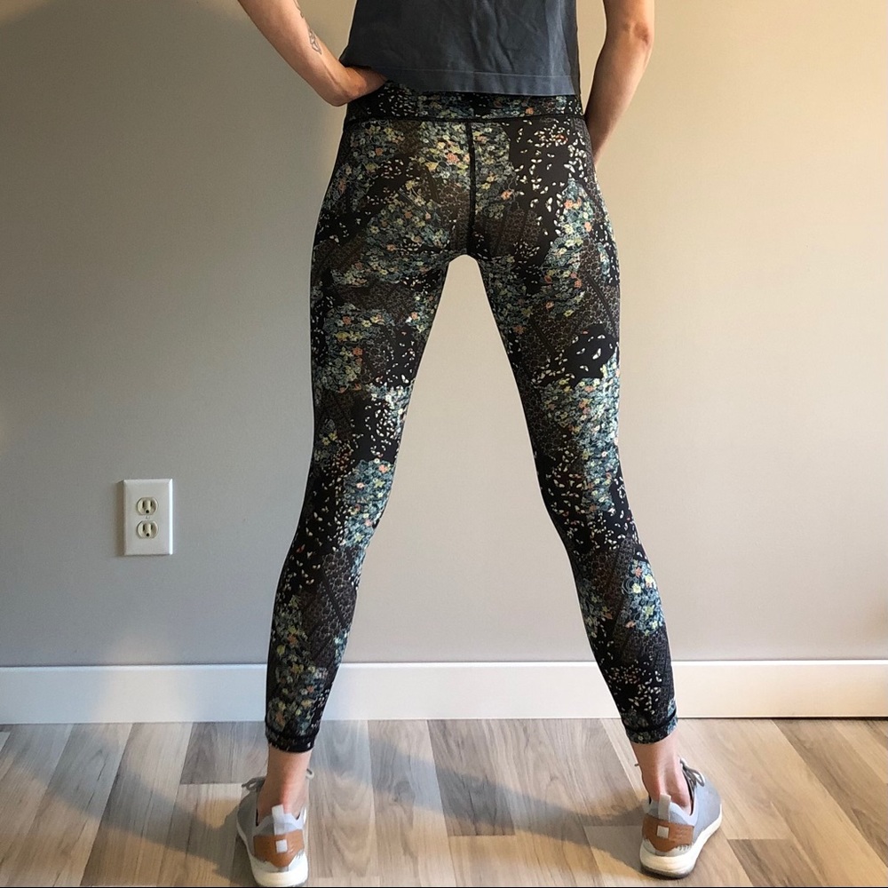 Lululemon Wunder Under, size 4
